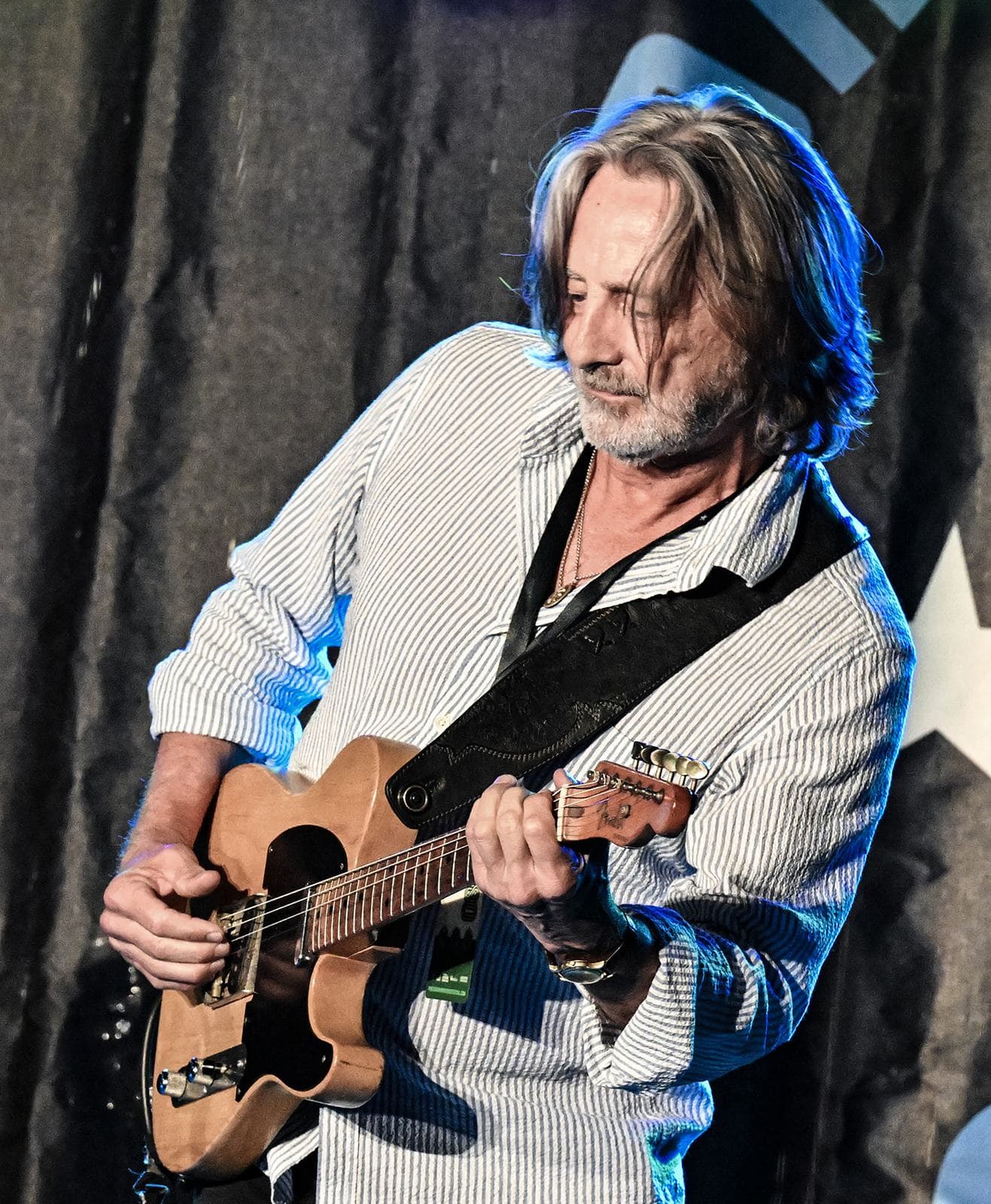 Allen Hinds performs during the OSF7 Kickoff Dinner at John Emerald Distilling Company